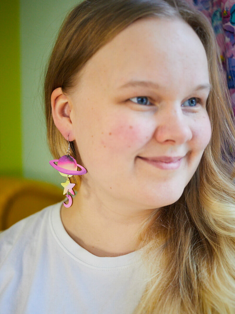 Planeetta (kelta-violetti) | korvikset