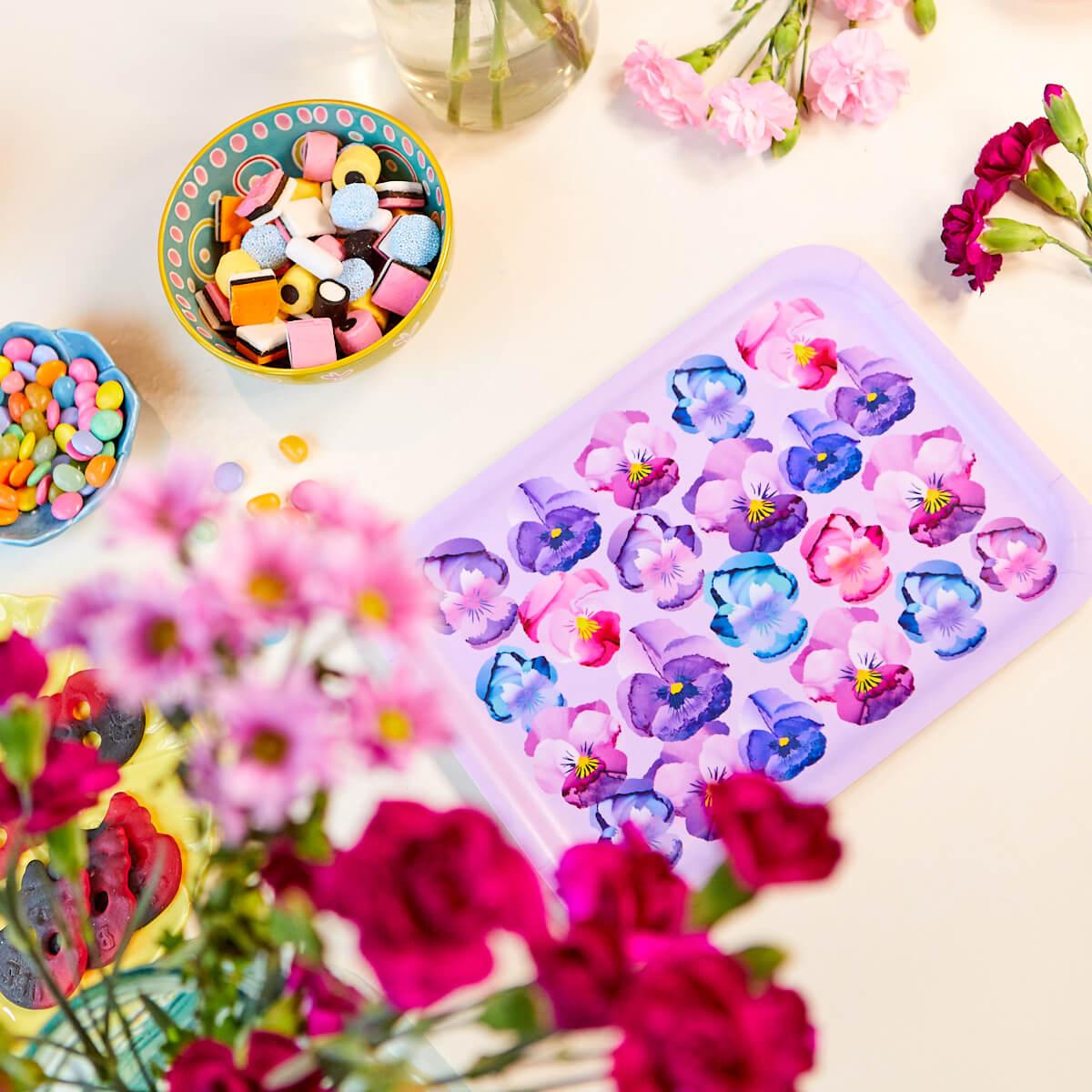 Orvokit | tarjotin